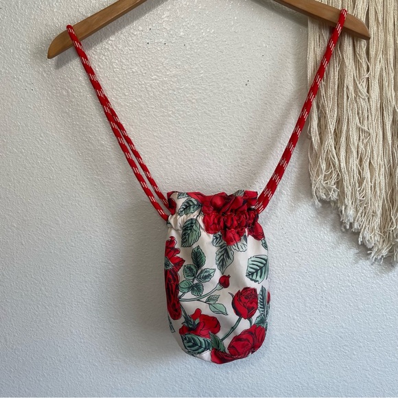 GANNI Recycled Tec Seasonal Drawstring Clinch Bucket Bag Rose Brazil Print - Picture 10 of 11